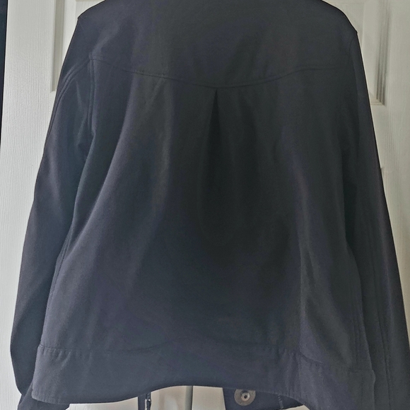 Lululemon Audrey Jacket Sz M Softshell Wind Rain Fitted Silhouette Black - Picture 7 of 15